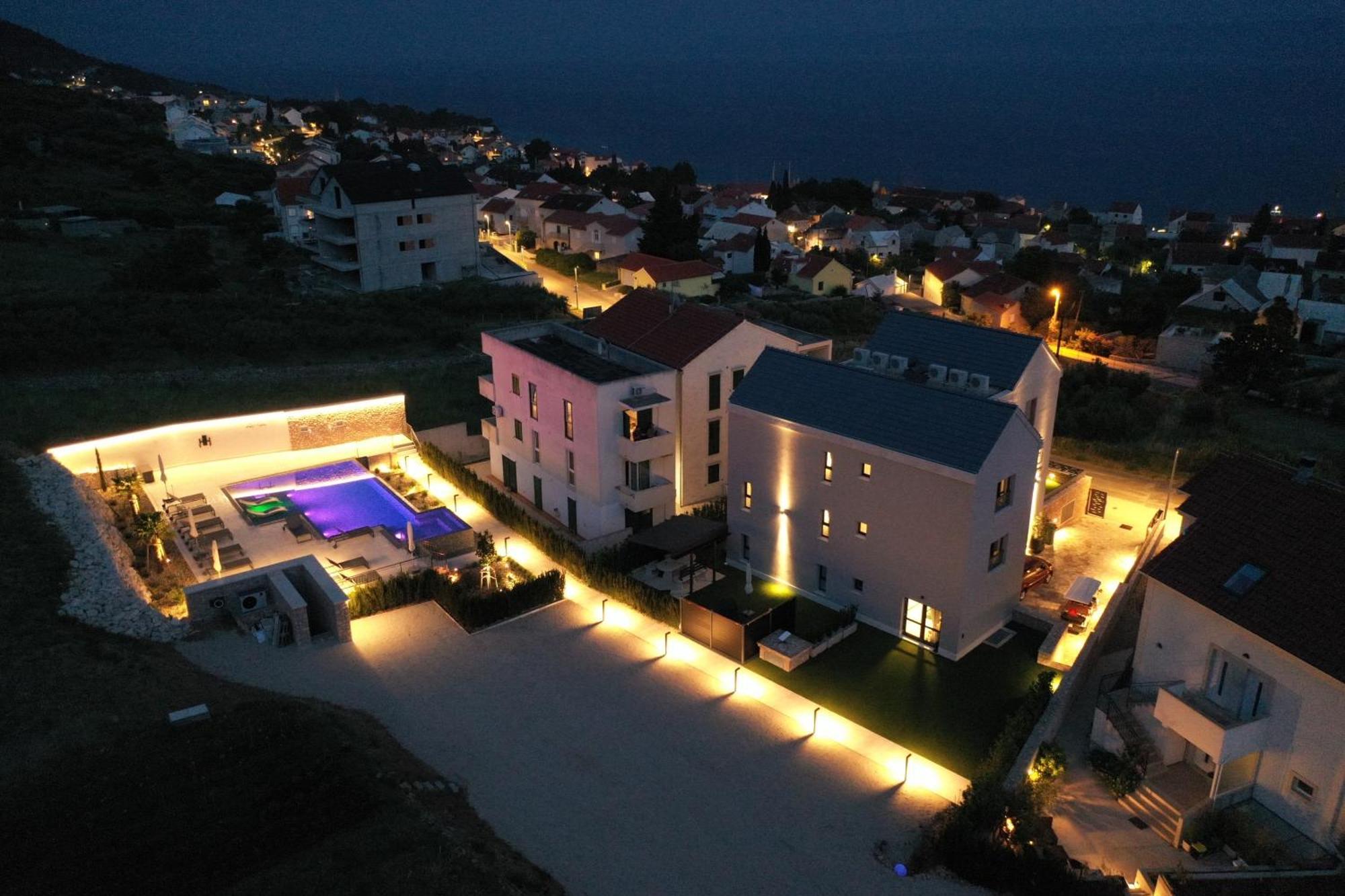 Grey House Apartment โบล ภายนอก รูปภาพ