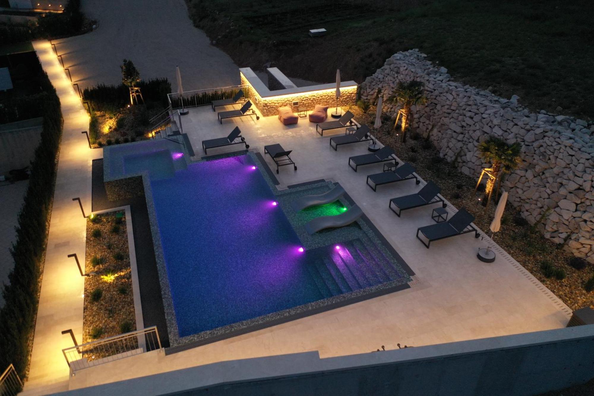 Grey House Apartment โบล ภายนอก รูปภาพ