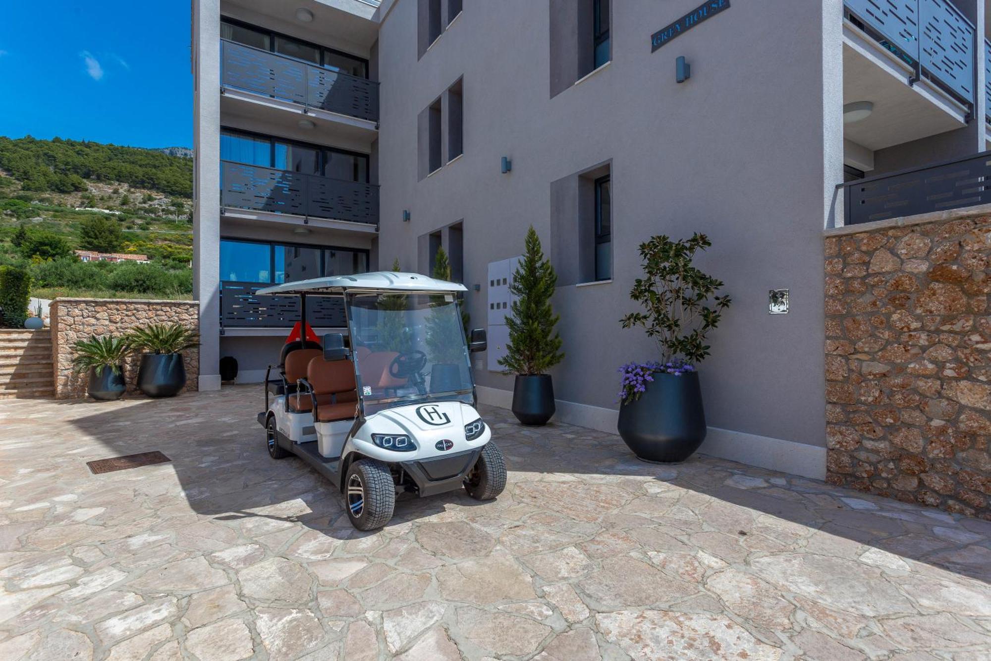 Grey House Apartment โบล ภายนอก รูปภาพ