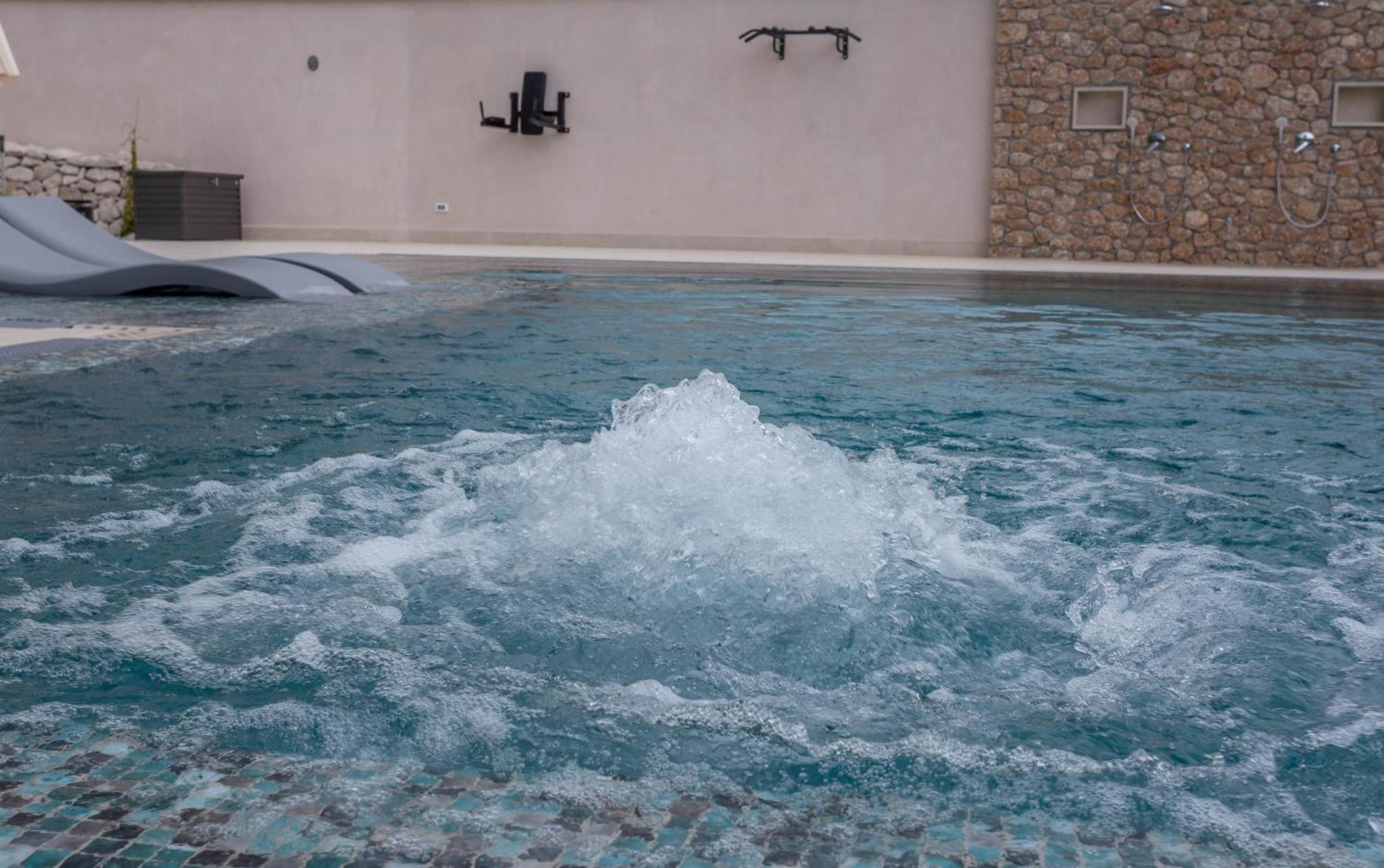 Grey House Apartment โบล ภายนอก รูปภาพ