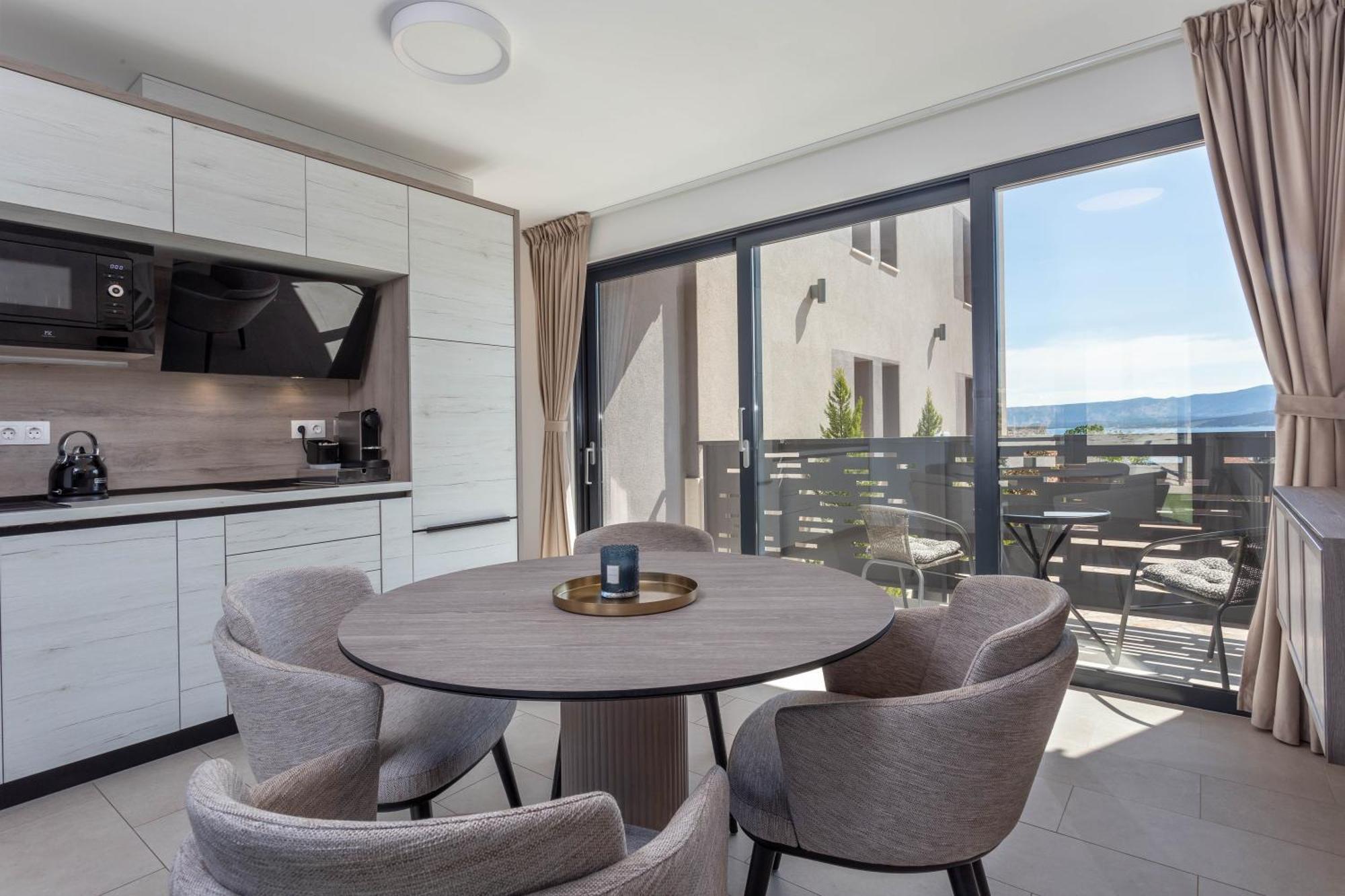 Grey House Apartment โบล ภายนอก รูปภาพ